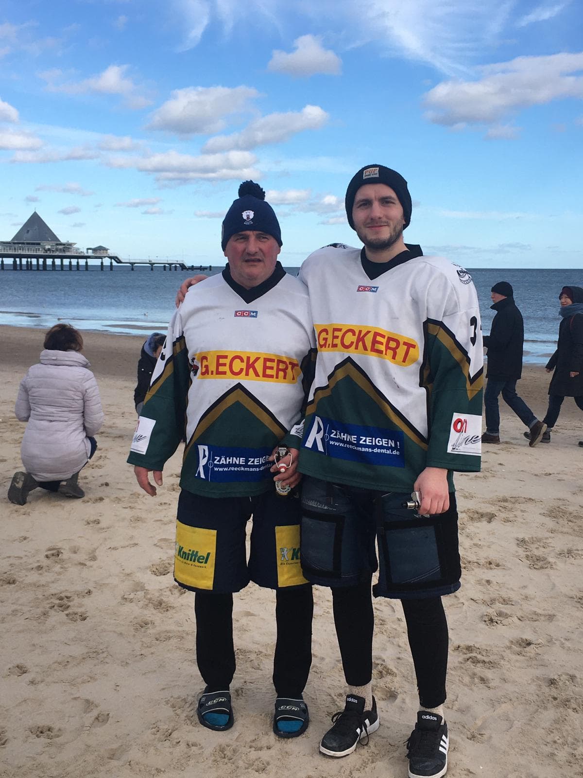 Eishockey am Strand